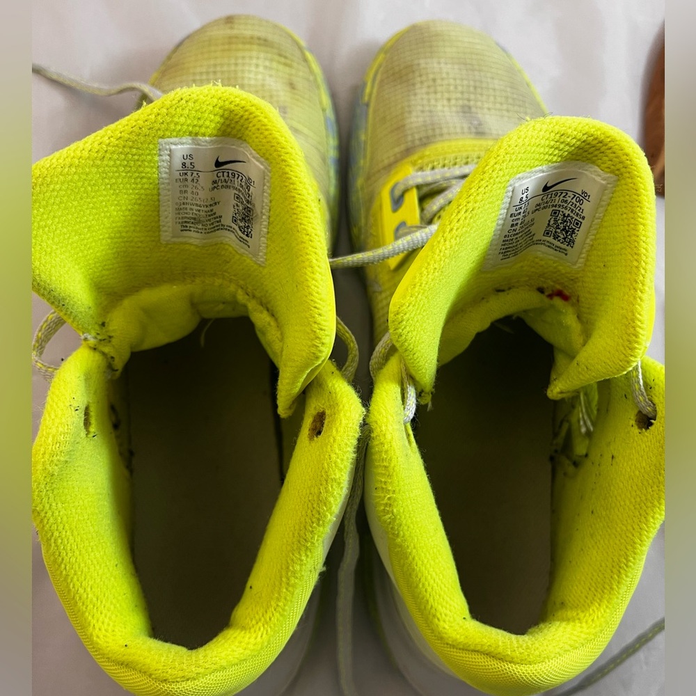 Nike Kyrie 4 Flytrap Mid Barely Volt Green Dayglow Classic Bold sneakers sz 8,5 - Picture 9 of 9